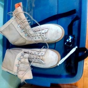 Gore-tex 9 wide army boots with free tourniquet lol